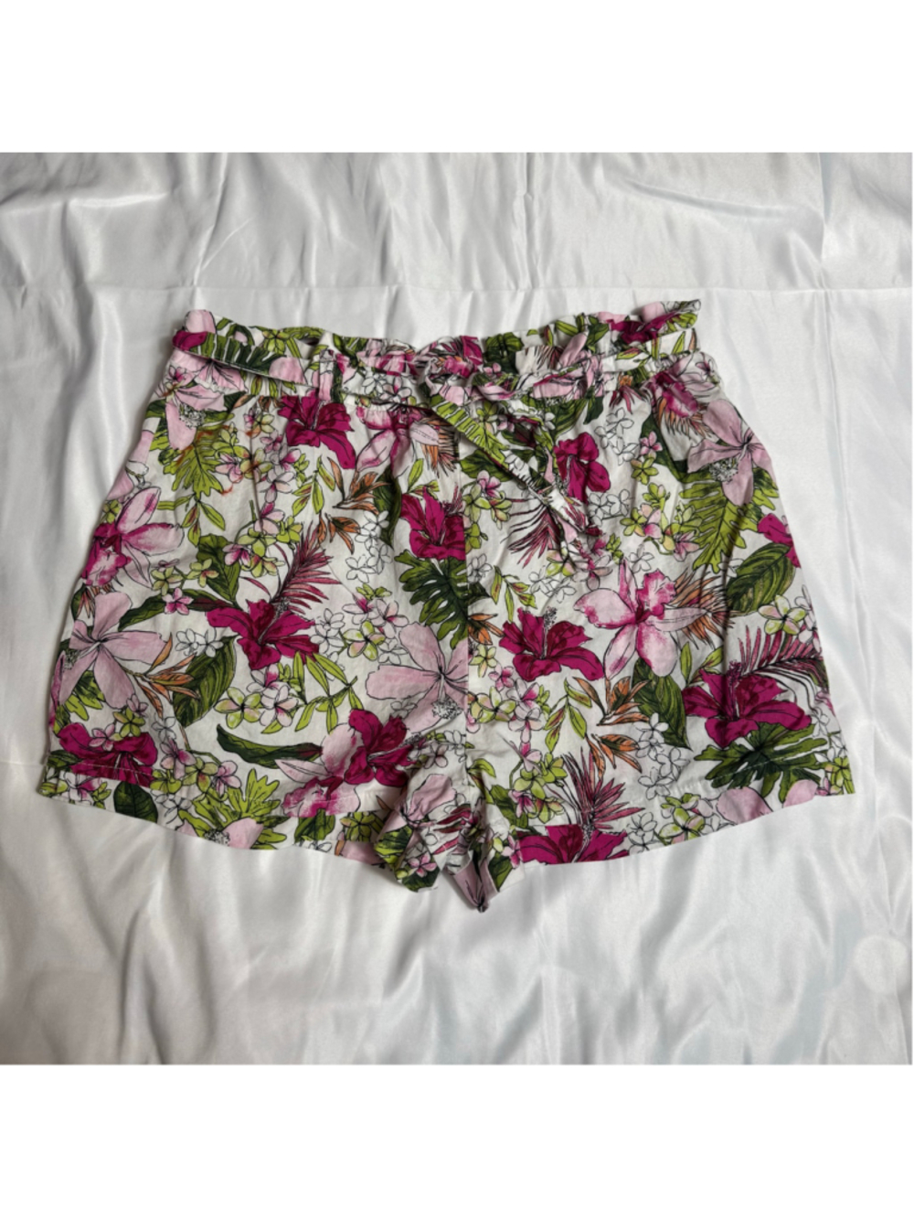 Women's Unbranded Floral Shorts XL White Pink Tropical Print